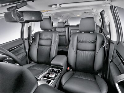 Ruang Kursi Pertama New Pajero Sport Facelift tipe Dakar Malang Jawa Timur